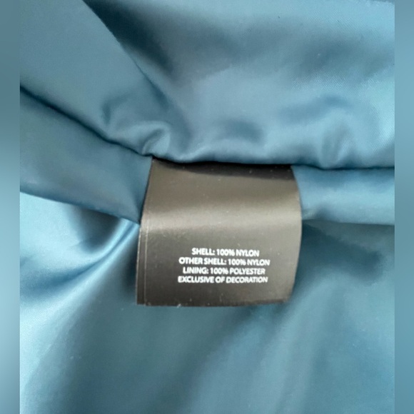 T Tahari Windbreaker Jacket Front Zipper with Hood Size M NWT - Picture 7 of 8